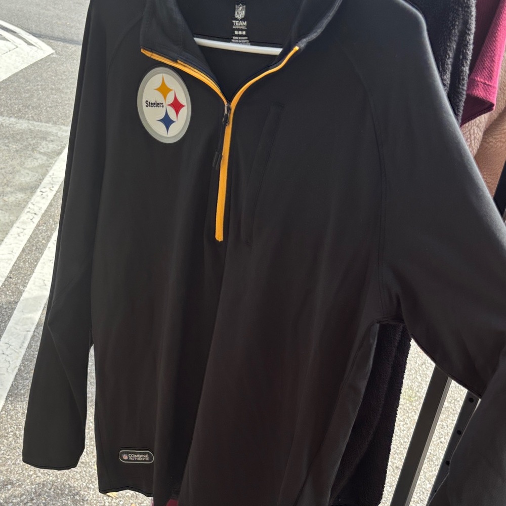 Steelers Women’s 1/4 Zip NFL Team Apparel Black Quarter-Zip Pullover, NWT - Picture 2 of 4